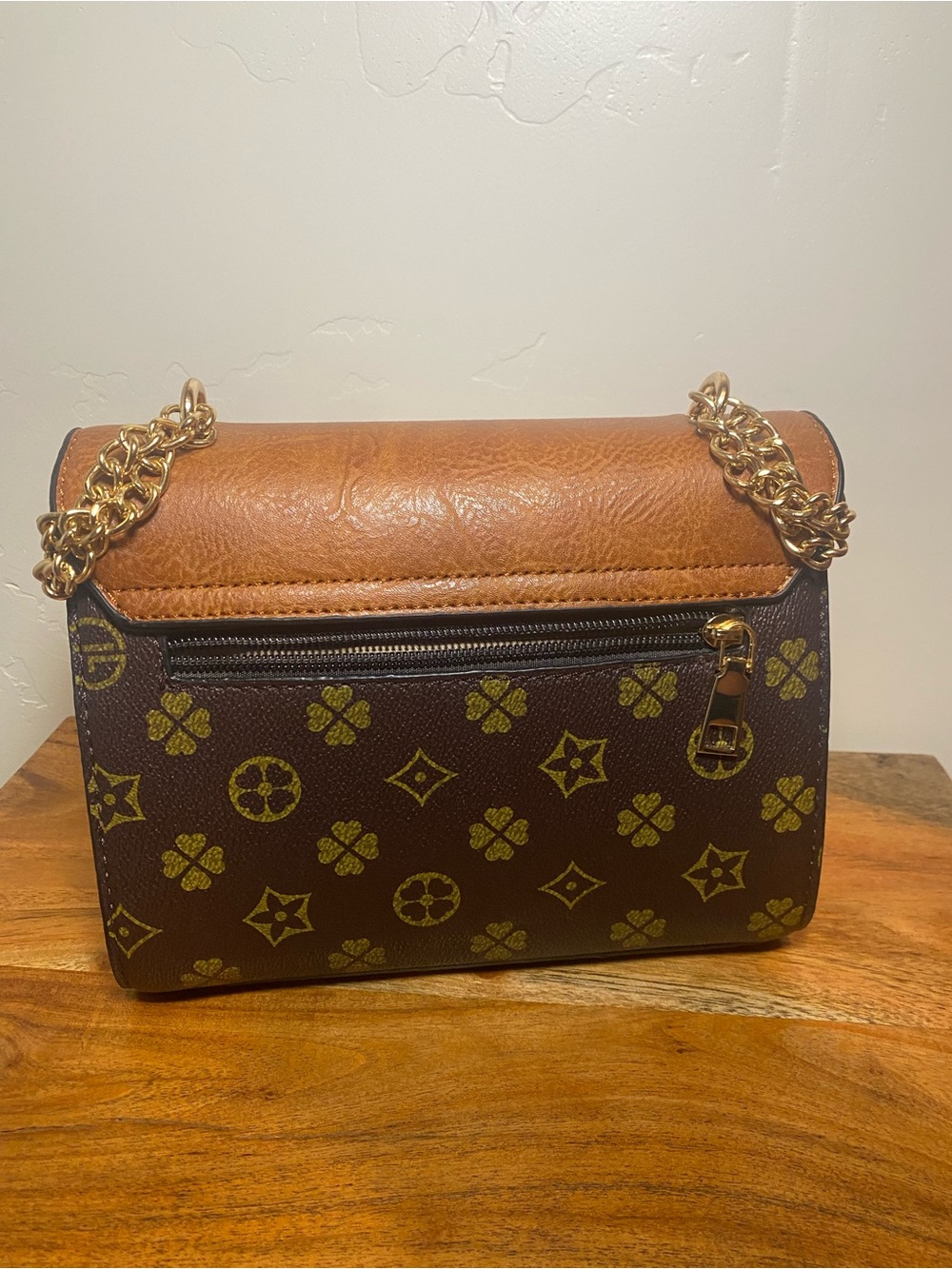Fashion bag  gold tone LV and chain strapTwo-Tone Brown Monogram Crossbody - Picture 5 of 6